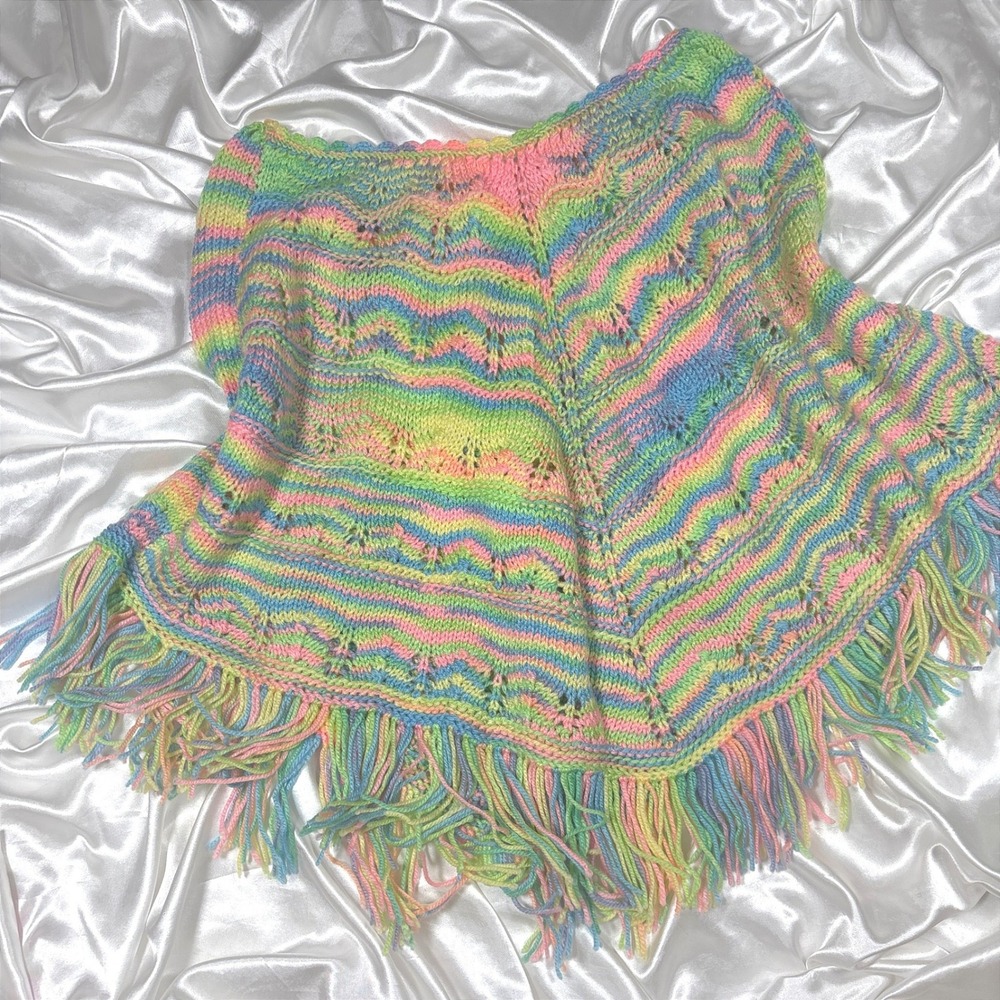 Vintage Poncho Rainbow Excellent Knit Fringe Pointelle Boho Capelet